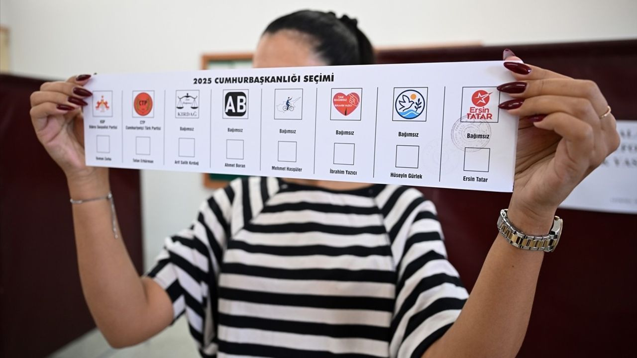 KKTC'de Cumhurbaşkanı Seçiminde İlk Tur Başladı: Oy Kullanma Süreci İlerliyor