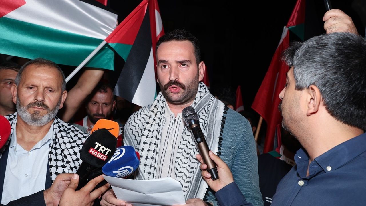 KKTC Lefkoşa'da Gazze ile Dayanışma Konvoyu