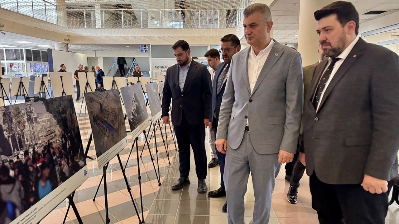 Kocaeli'de AA'nın "Kanıt" Kitabından Fotoğraflarla Sergi Açıldı