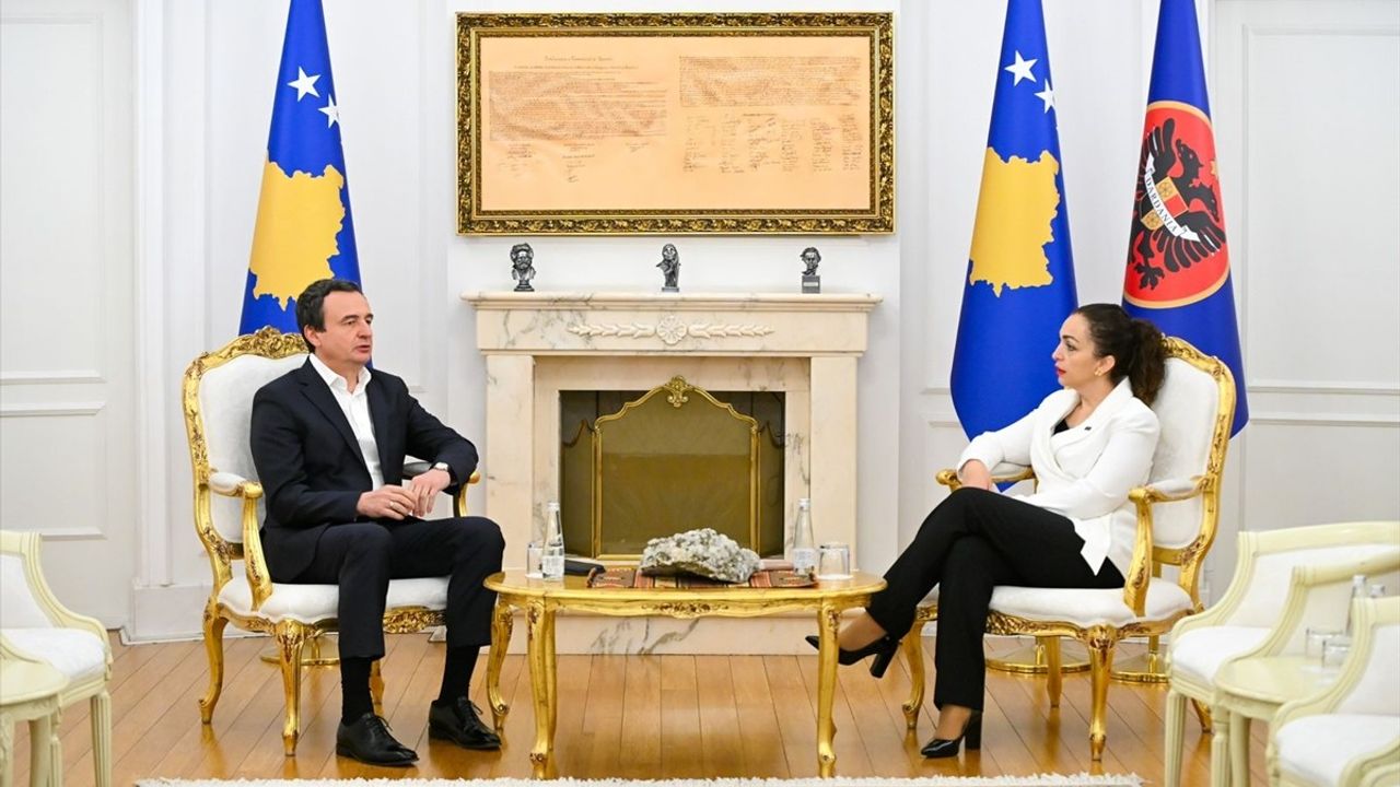 Kosova'da Hükümeti Kurma Yetkisi Albin Kurti'ye Verildi