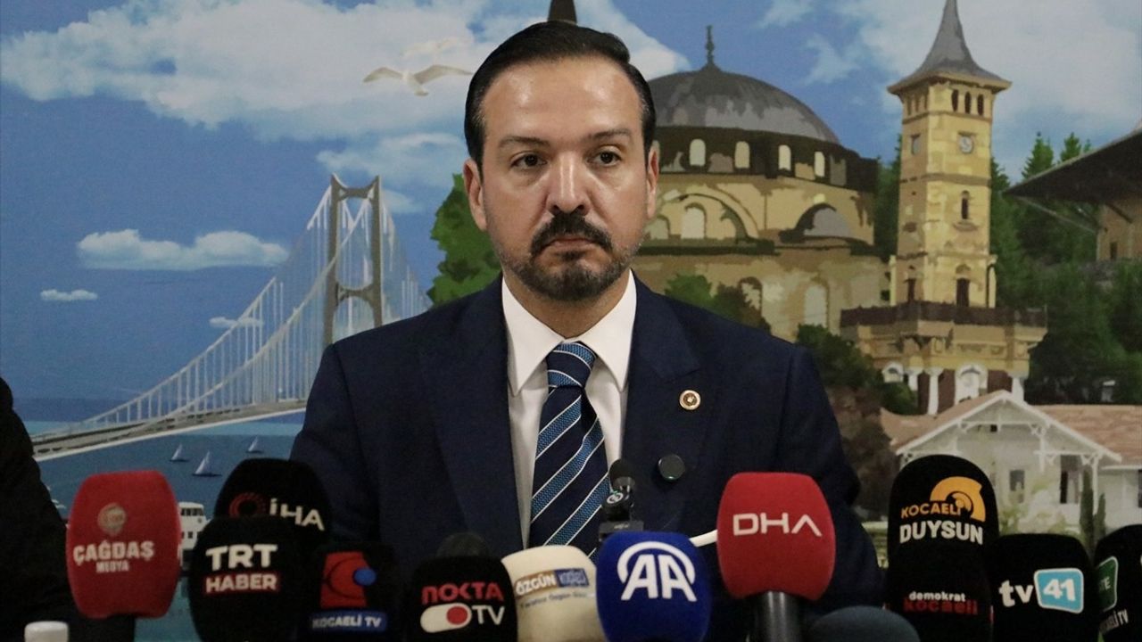 Kürşad Zorlu Kocaeli'de: 'Terörsüz Türkiye İçin Birlik ve Dikkat'