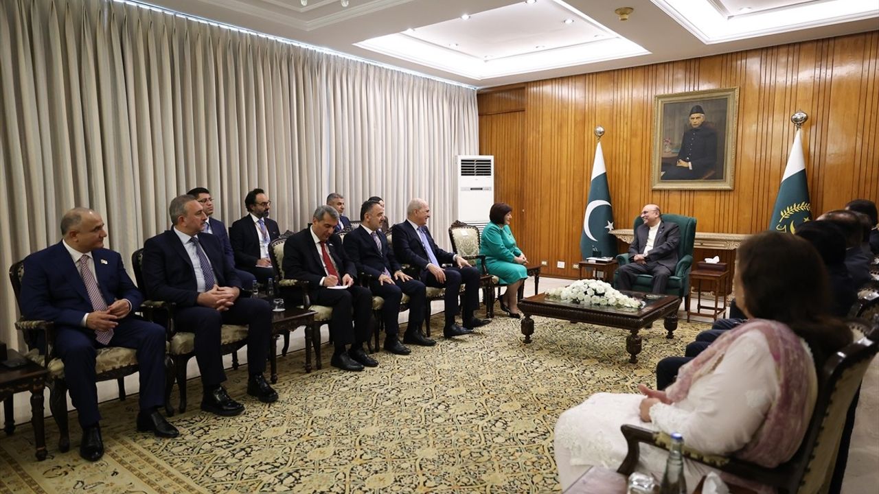 Kurtulmuş, Pakistan Cumhurbaşkanı Zerdari ile Görüştü