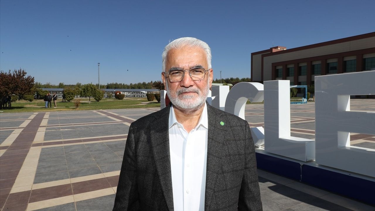 Kurtulmuş'un Diyarbakır Ziyareti: 'Terörsüz Türkiye' Umudu