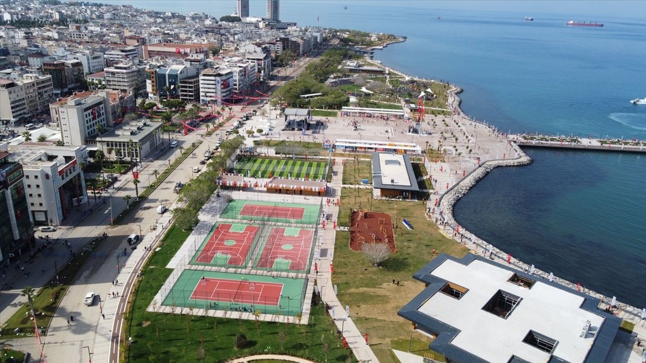 Kurum İskenderun Sahil Projesi'nin İlk Etabını Açtı — Sındırgı'da 3.684 Birim İncelendi