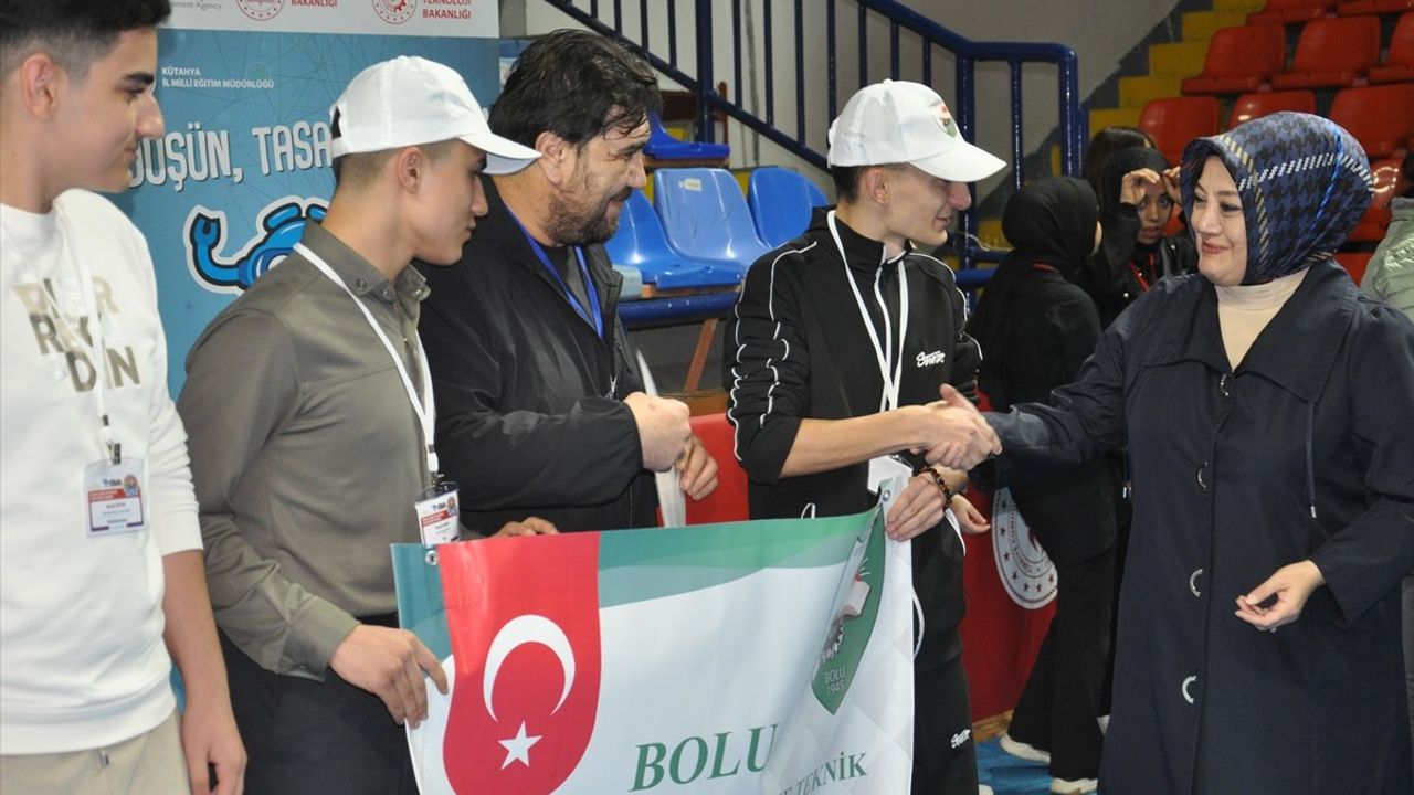 Kütahya'da Ulusal Robot Yarışması'nda Dereceye Girenlere Ödüller Verildi