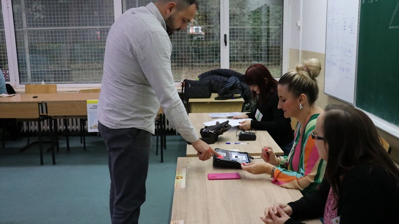 Kuzey Makedonya'da Yerel Seçimler Başladı — 1 milyon 832 bin 415 seçmen sandıkta