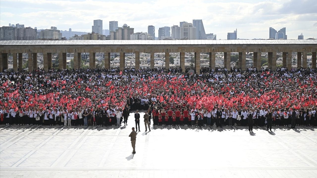 LÖSEV'den Anıtkabir Ziyareti: Lösemili Çocuklar Ata'ya Saygıda