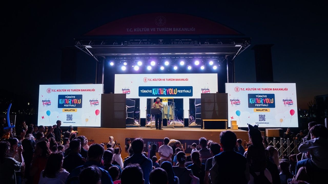 Malatya Kültür Yolu Festivali'nde Konser, Tiyatro ve Söyleşiler Devam Ediyor