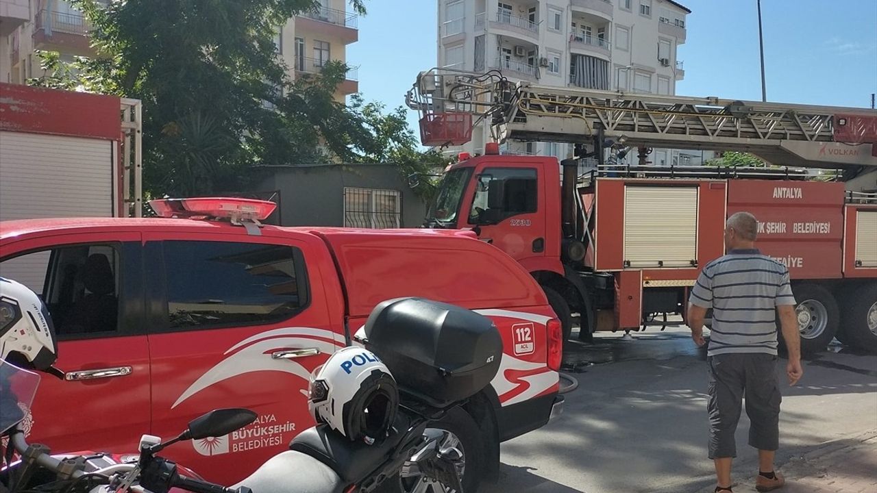 Manavgat'ta Daire Yangını: Örnek Mahallesi'nde Evde Hasar