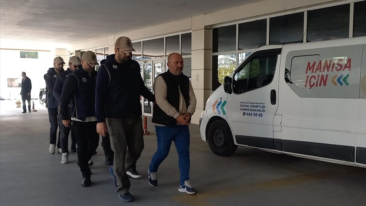 Manisa'da FETÖ Operasyonu: 10 Şüpheli Gözaltında