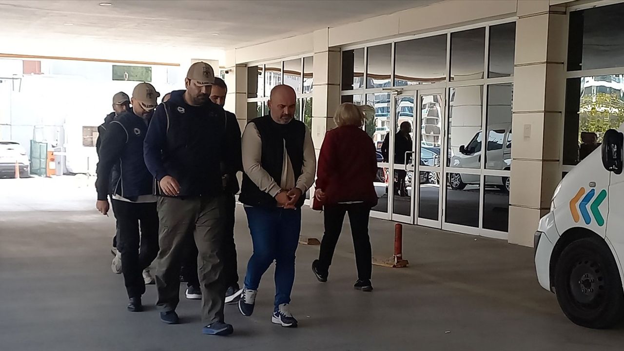 Manisa'da FETÖ Operasyonunda 3 Şüpheli Tutuklandı