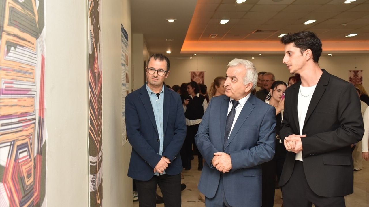 Manisa'nın Halı Motifleri Dijital Tasarımla Geleceğe Taşınıyor