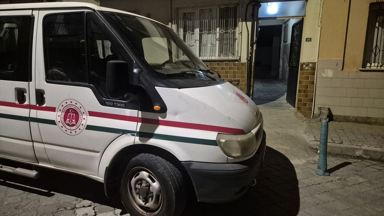 Manisa Turgutlu'da Eşi Tarafından Av Tüfeğiyle Vurulan Kadın Öldü