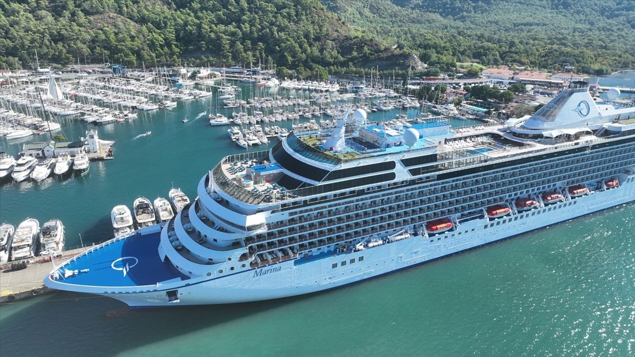 Marmaris'e 'Marina' Kruvaziyeri 1194 Yolcu Getirdi