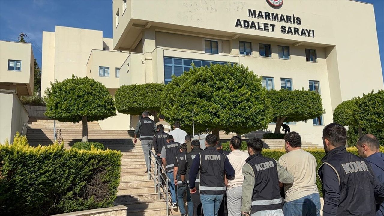 Marmaris'te Tekneyle Kaçış Girişimi: 8'i FETÖ Sanığı, 11 Kişi Tutuklandı