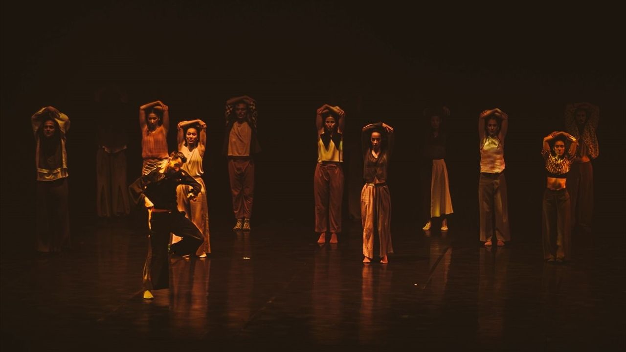 MDTistanbul'ın 'Deliriyum'u AKM'de Sahnelendi