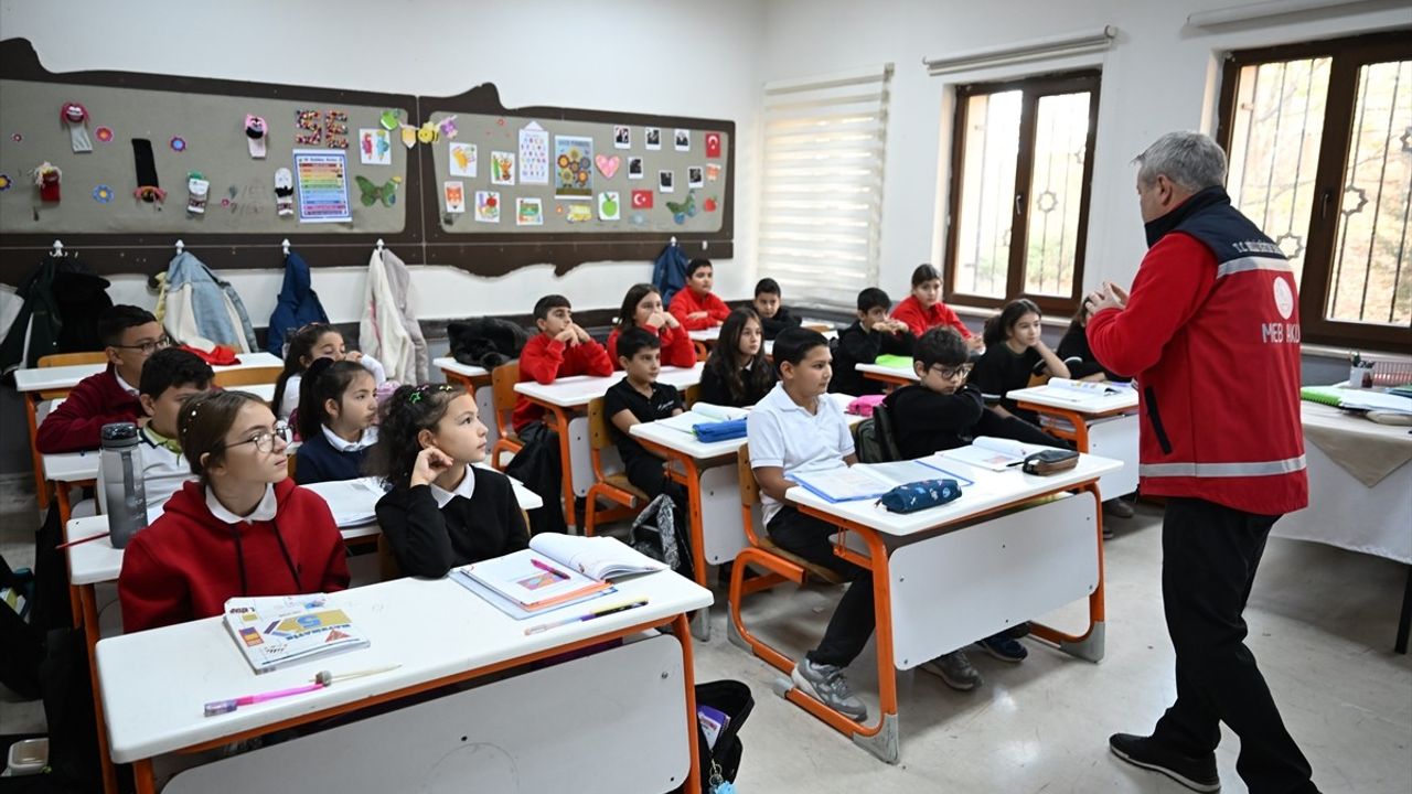 MEB'den Okullarda Eş Zamanlı Tahliye Tatbikatı