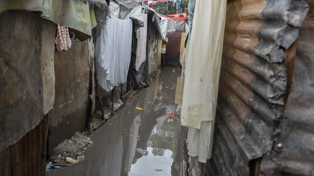 Melissa Kasırgası Haiti'yi Vurdu: 25 Ölü, Seller ve Tahliyeler