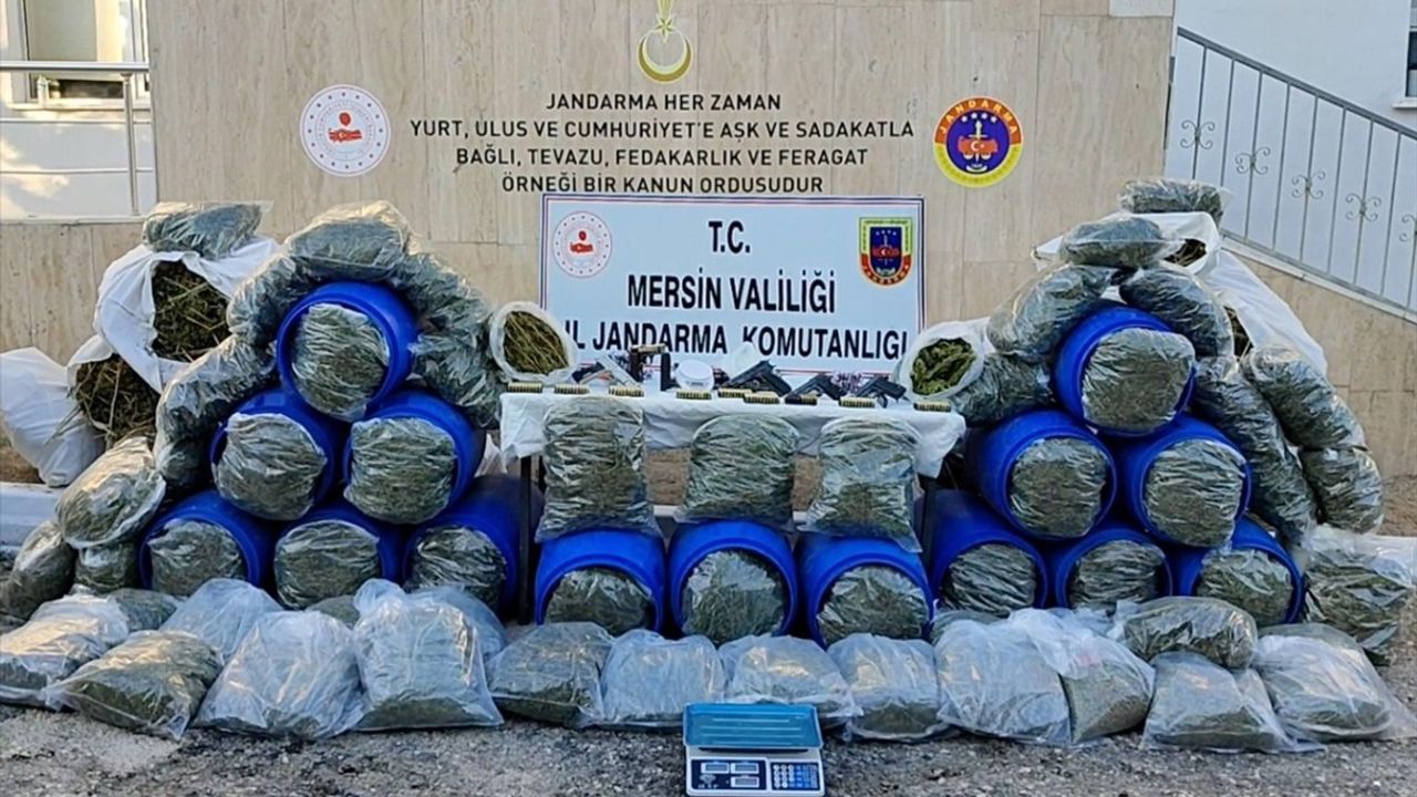 Mersin'de Uyuşturucu Operasyonu: 220 kg Esrar ve 1 kg Kokain Ele Geçirildi