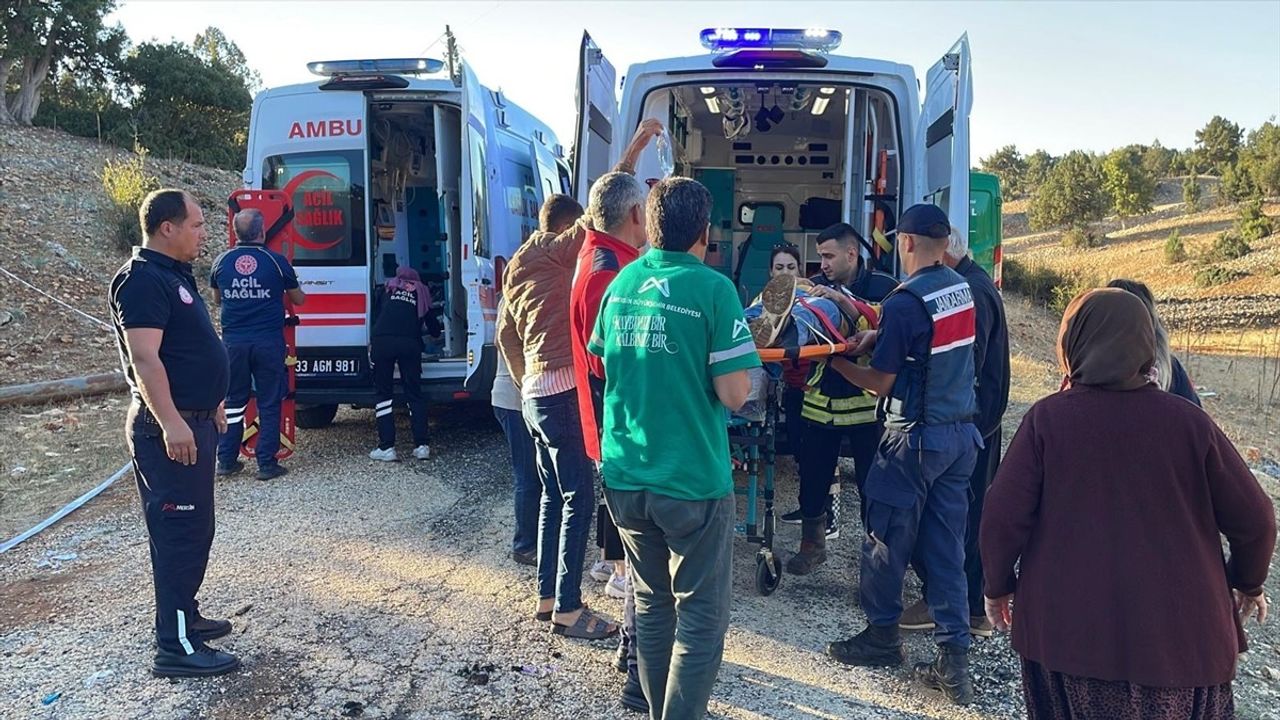 Mersin Erdemli'de İşçi Servisi Şarampole Devrildi: 5 Ölü, 14 Yaralı