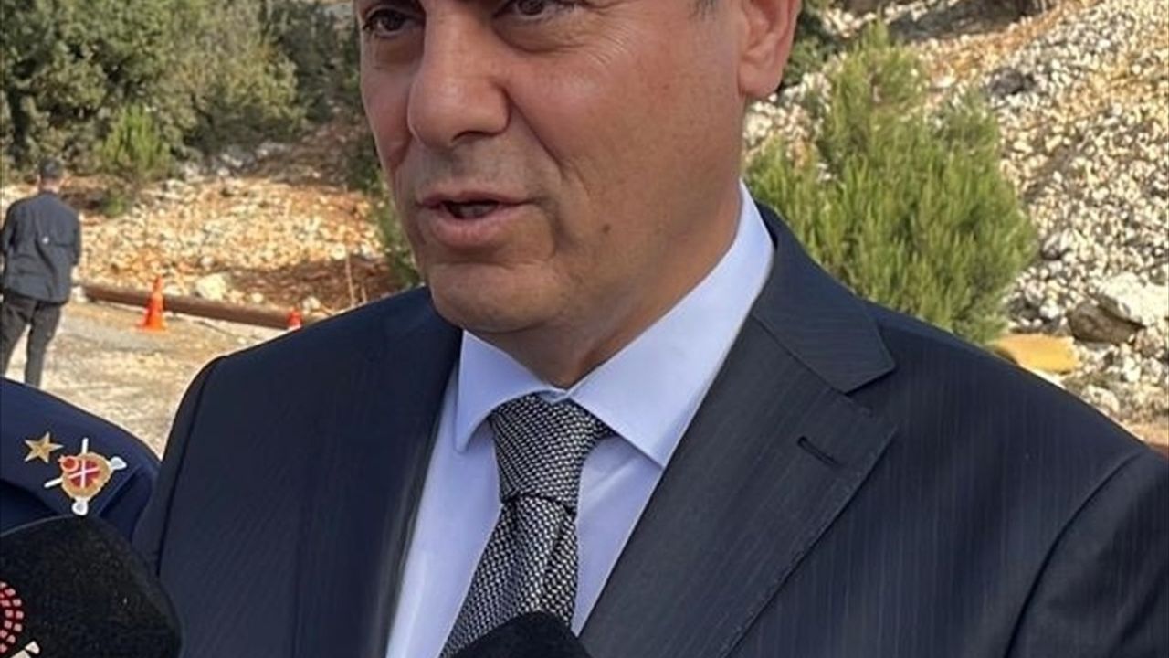 Mersin Erdemli'de Servis Minibüsü Şarampole Yuvarlandı: 4 Ölü, 14 Yaralı