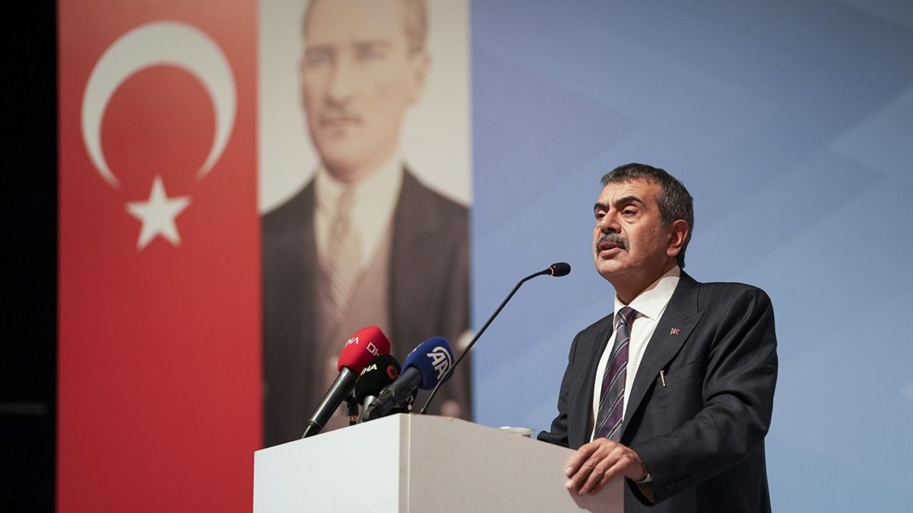Milli Eğitim Bakanı Tekin: '1 milyon 250 bin öğretmenle üstesinden gelinemeyecek sorun yok'