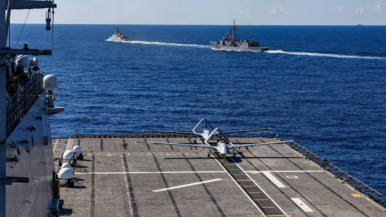 Milli SİHA'lar DENİZKURDU-I/2025'te TCG Anadolu'dan Hedefleri İmha Etti