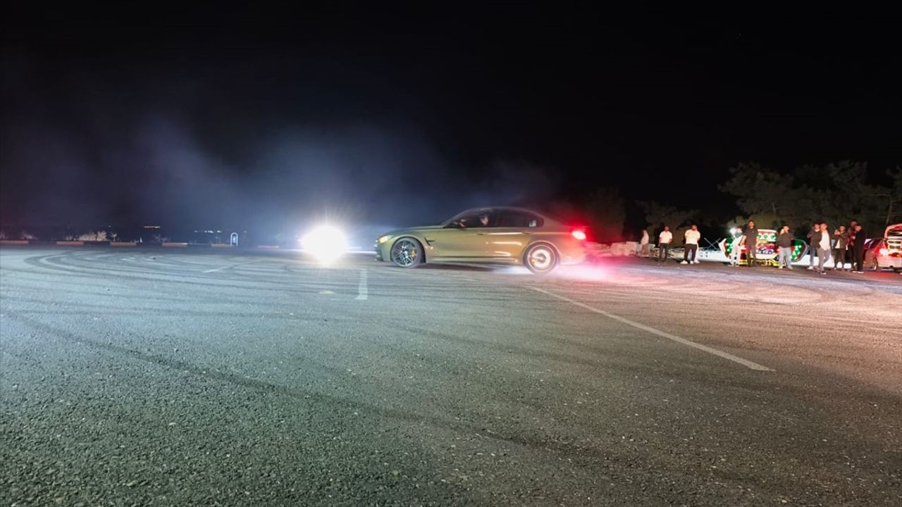 Modifiye Araç Tutkunları Gaziantep Oğuzeli'de Buluştu