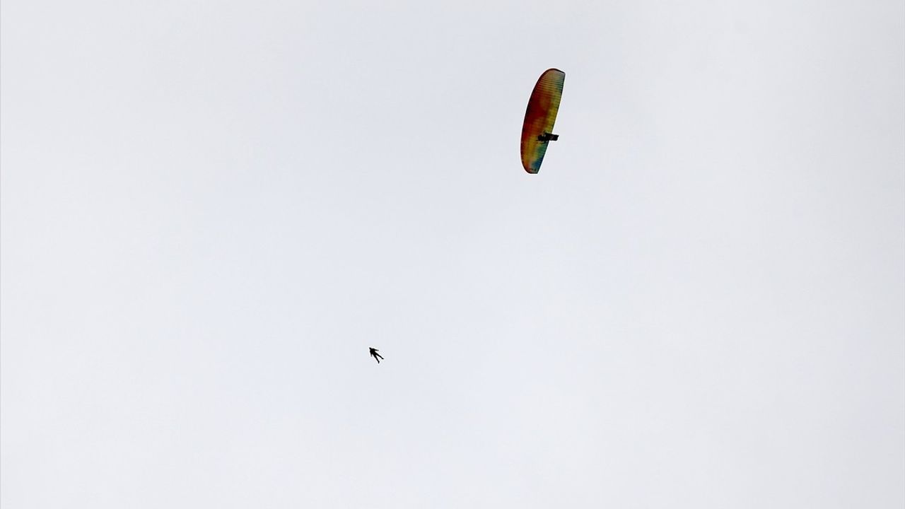 Muğla'da 25. Uluslararası Ölüdeniz Hava Oyunları Festivali'nde Gökyüzü Şöleni