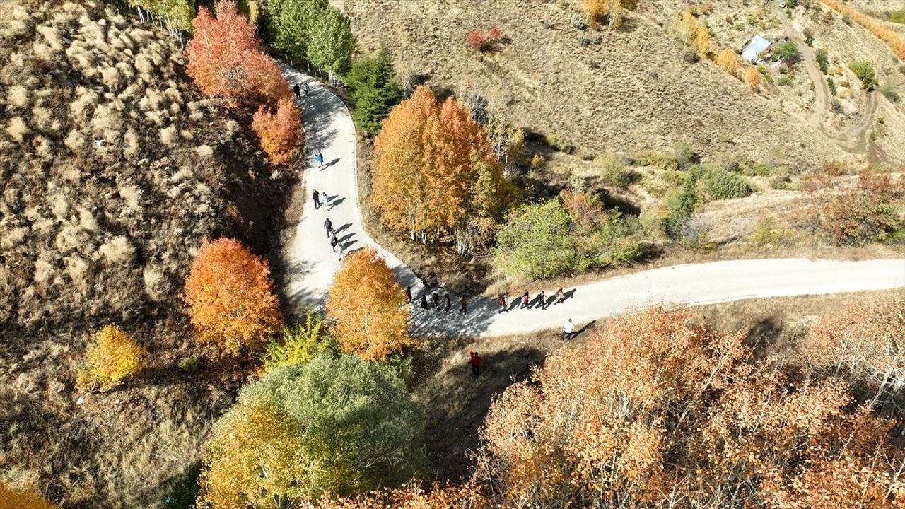 Muş'ta Bağlar'da 8 km'lik Sonbahar Doğa Yürüyüşü — Genç Adımlar Derneği