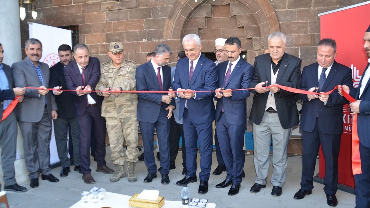 Muş'ta Murat Paşa Camisi Aslına Uygun Yeniden İbadete Açıldı