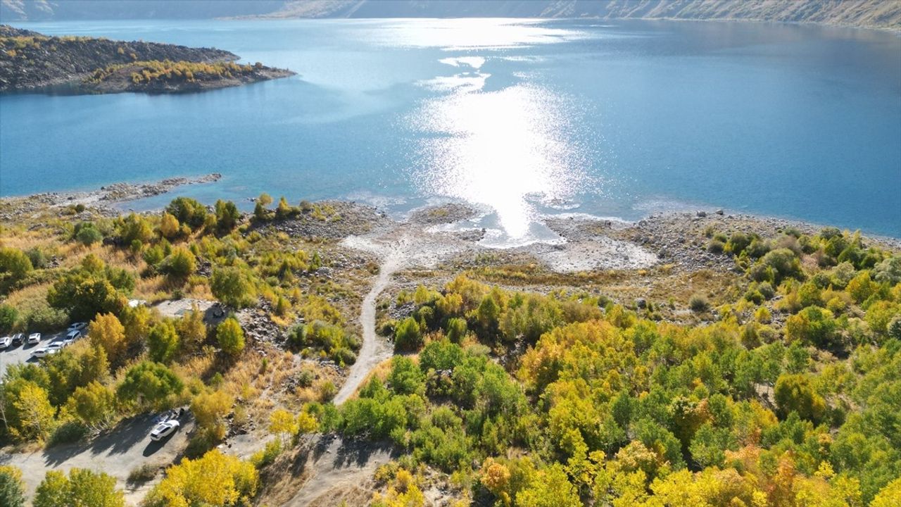 Nemrut Krater Gölü'nde Sonbahar Büyüsü — EDEN Ödüllü Tatvan