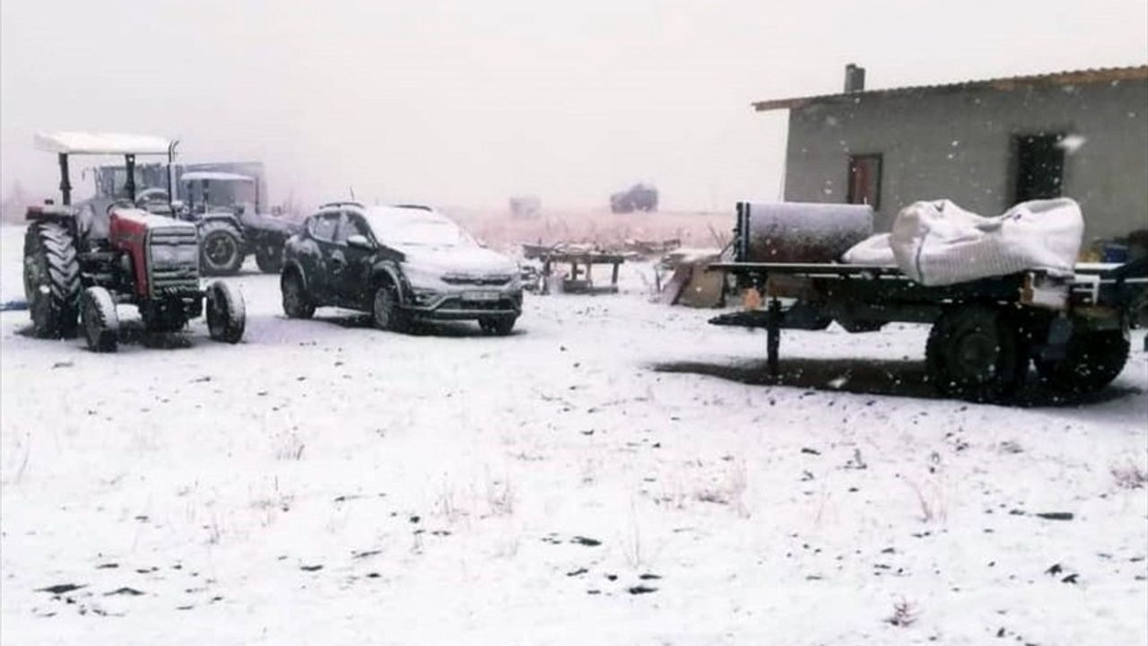 Niğde'de Mevsimin İlk Karı: 2 bin 300 Rakım Beyaza Büründü