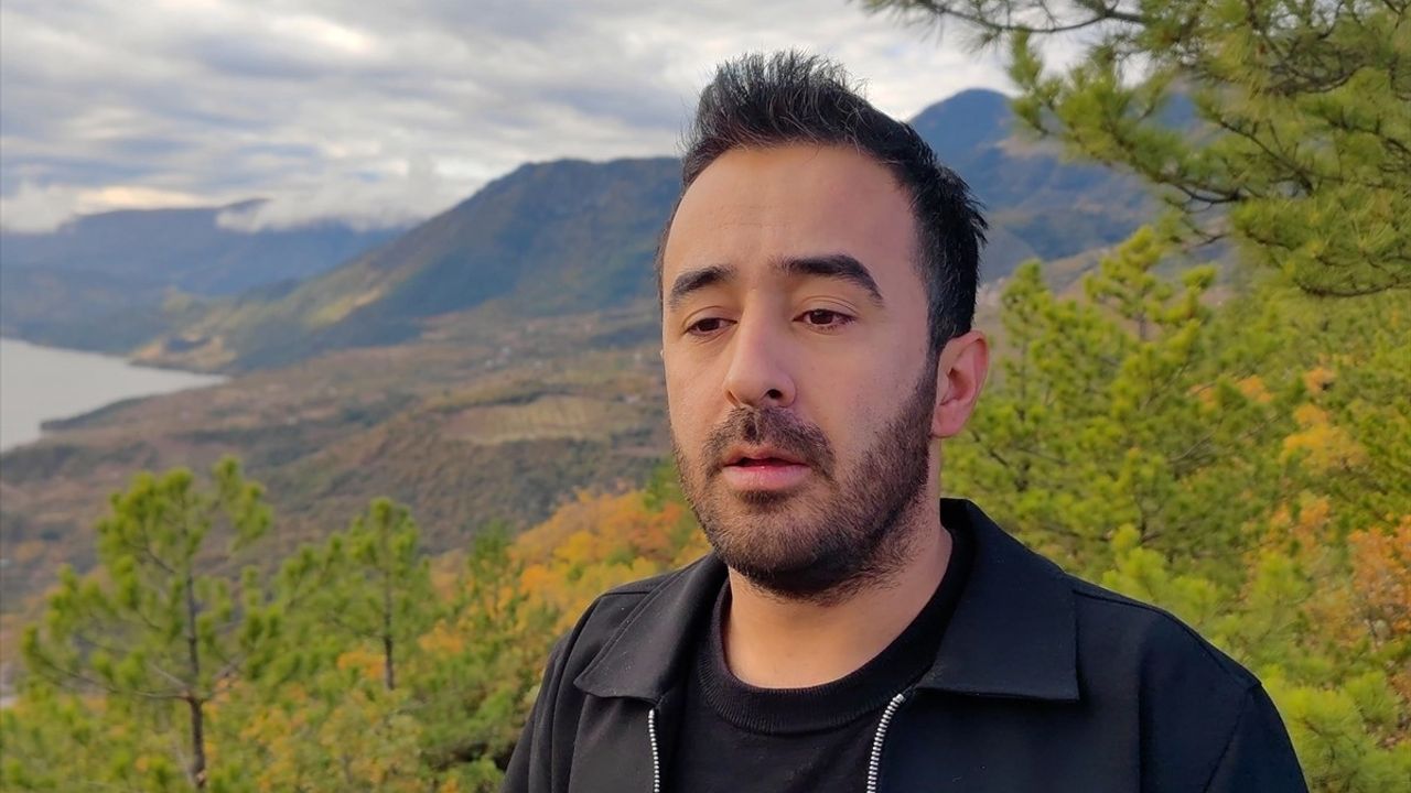 Oğuzlar'da genç Çağıltepe'ye 1100 rakımda Türk bayrağı dikti