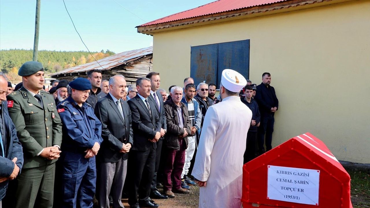 Ordu'da Kıbrıs Gazisi Cemal Şahin Toprağa Verildi