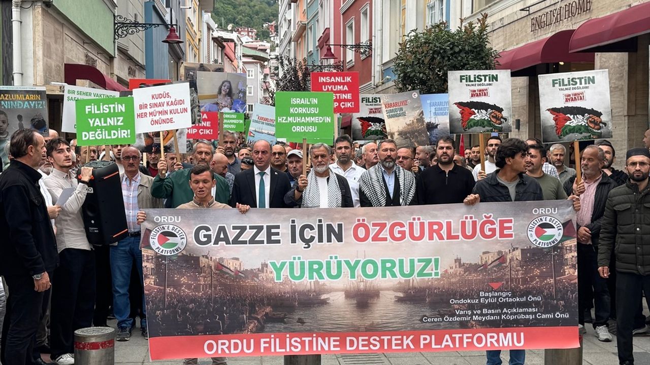 Ordu ve Bayburt'ta Küresel Sumud Filosu'na Destek Yürüyüşleri