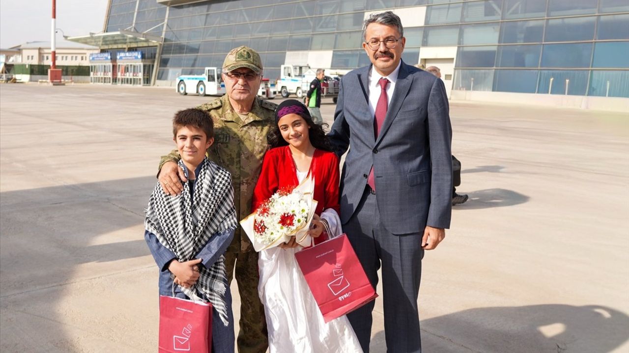 Orgeneral Metin Tokel Hakkari'ye Ziyarette: 3. Piyade Tümeninde Fidan Dikimi