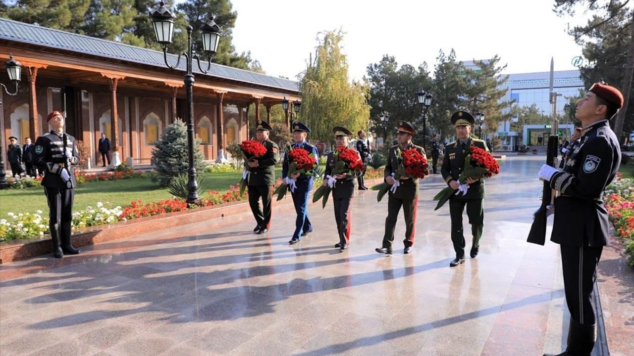 Orta Asya Savunma Bakanları Semerkant'ta Buluştu