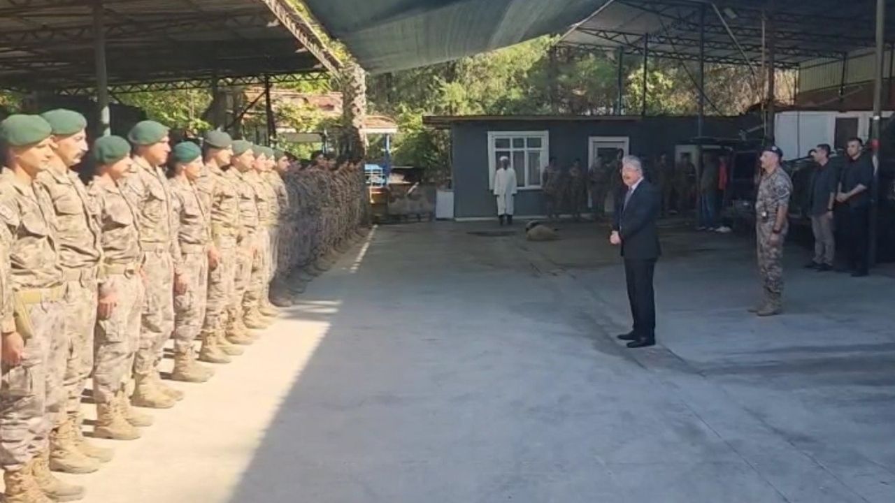 Osmaniye'den Suriye'ye: Özel Harekat Polisleri Dualarla Uğurlandı