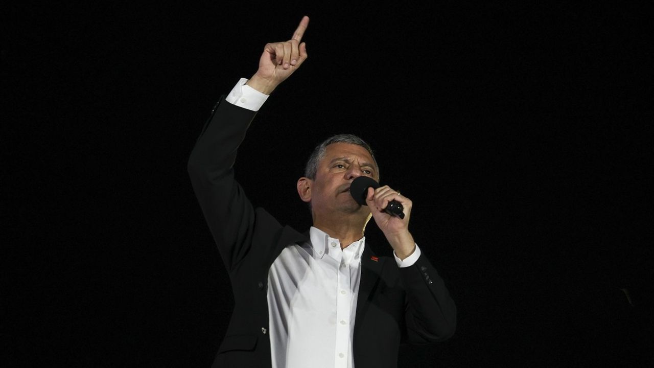 Özgür Özel Şişli Mitinginde: "3 Milletvekilimiz Tutuklanmak İsteniyor"