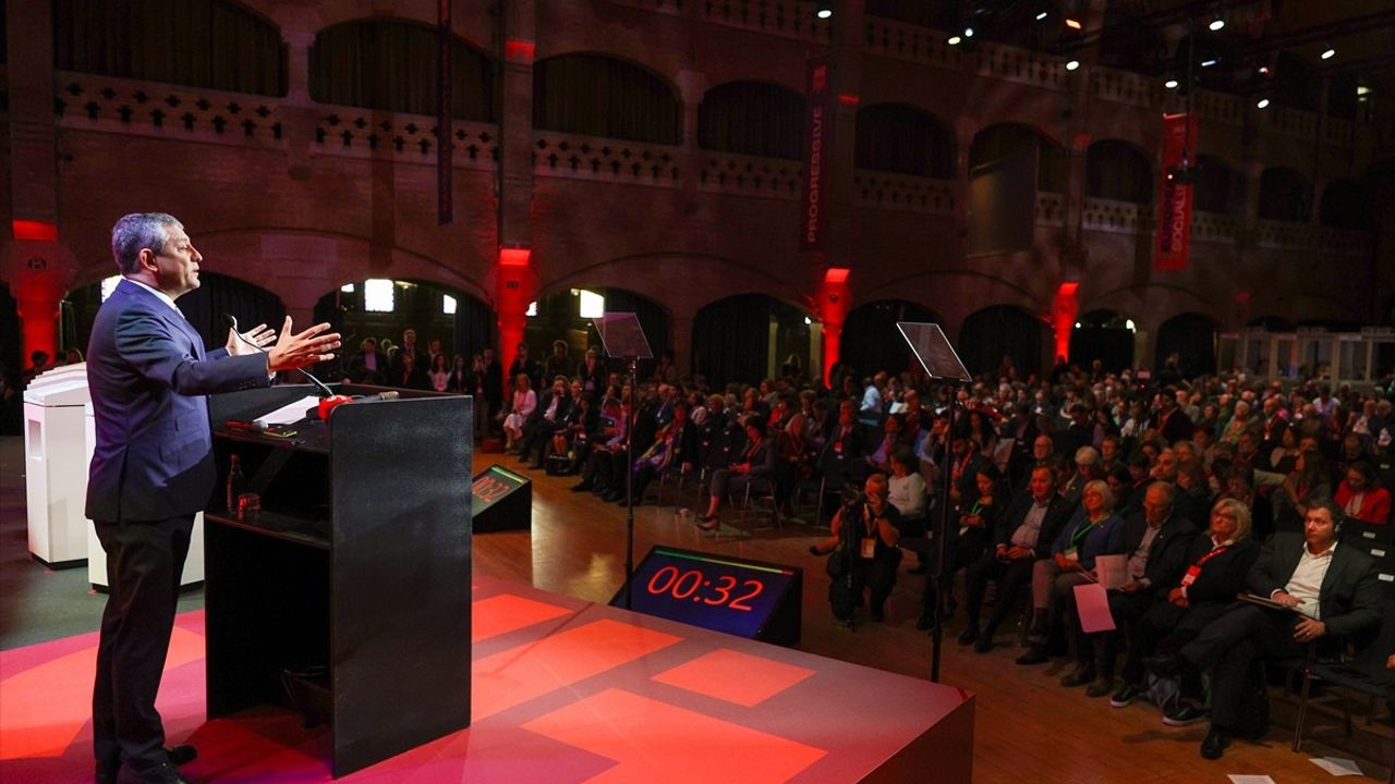 Özgür Özel: Türkiye, Demokratik Avrupa'nın Ayrılmaz Parçası Olmalı — PES Kongresi