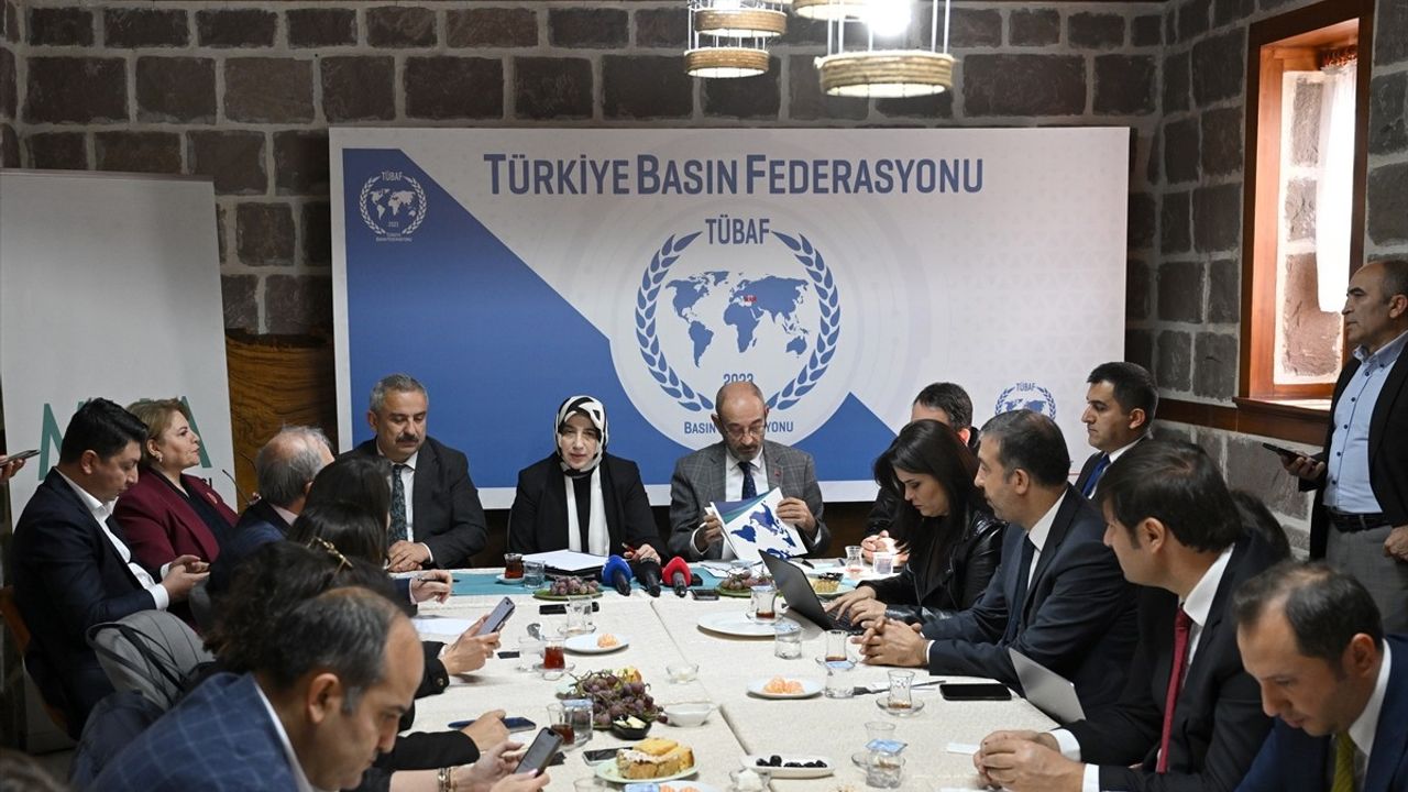 Özlem Zengin: AK Parti'nin Yeni Anayasa Vurgusu ve 'Terörsüz Türkiye' Süreci