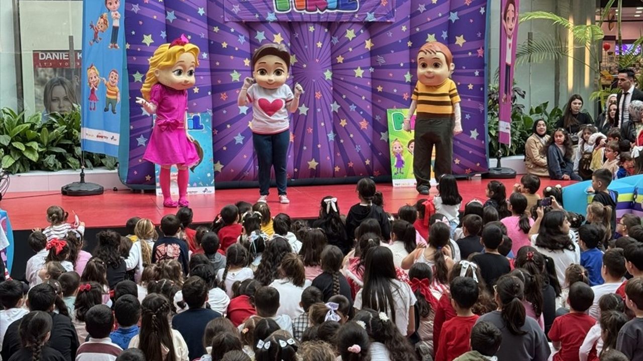 Pırıl: Saklı Robotlar ilk gün 74 bin seyirciyle 2025'in en iyi animasyon açılışını yaptı