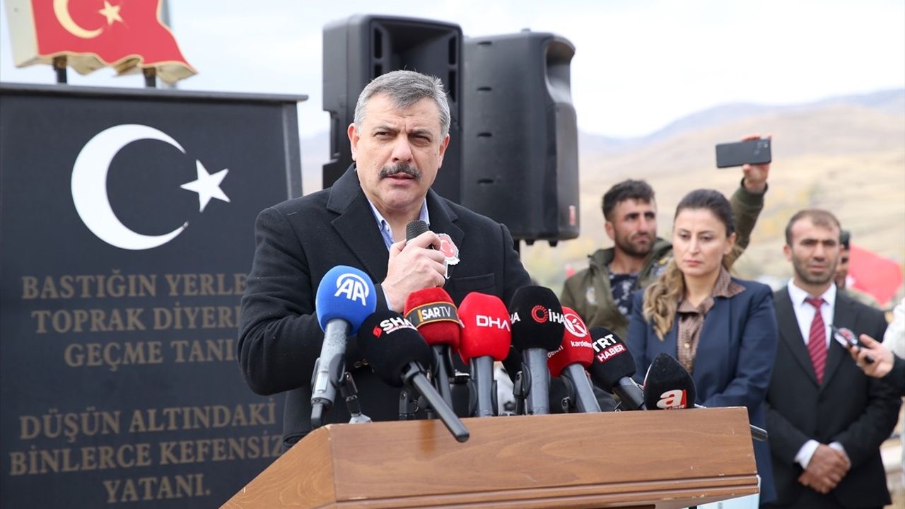 PKK'lı Teröristlerce Katledilen 33 Yavi Şehidi Mezarları Başında Anıldı