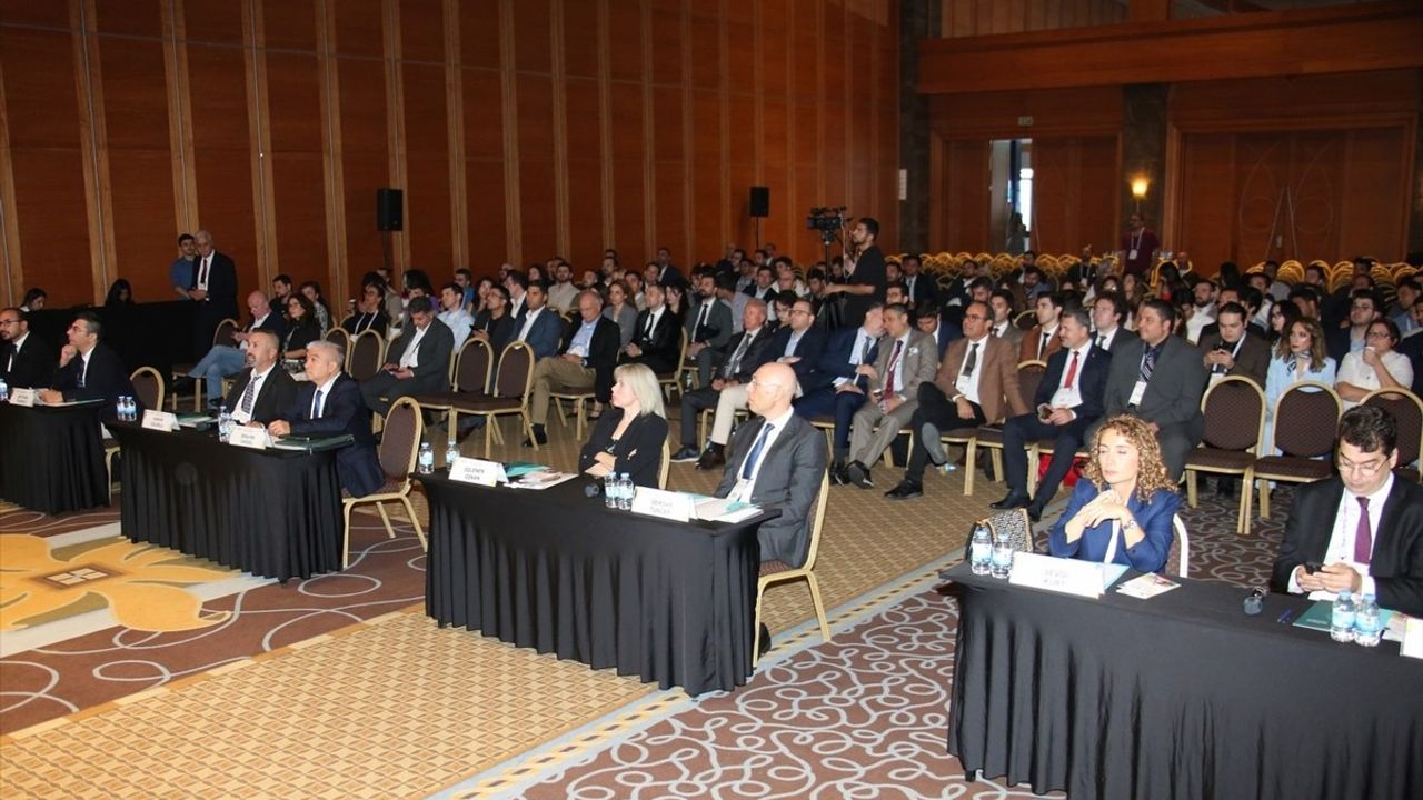 Plastik Cerrahlar Antalya'da Buluştu: 'Özkan Tekniği' Öne Çıktı