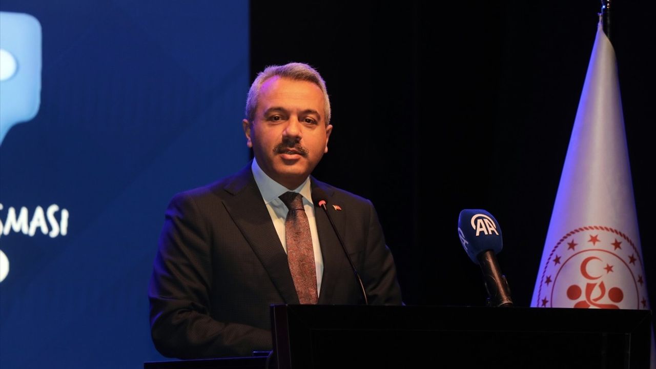 Rize'de Gençler Arası Bilgi Yarışması Türkiye Finali — Eminoğlu: 'Temsil Kabiliyeti Yüksek Bir Gençlik'