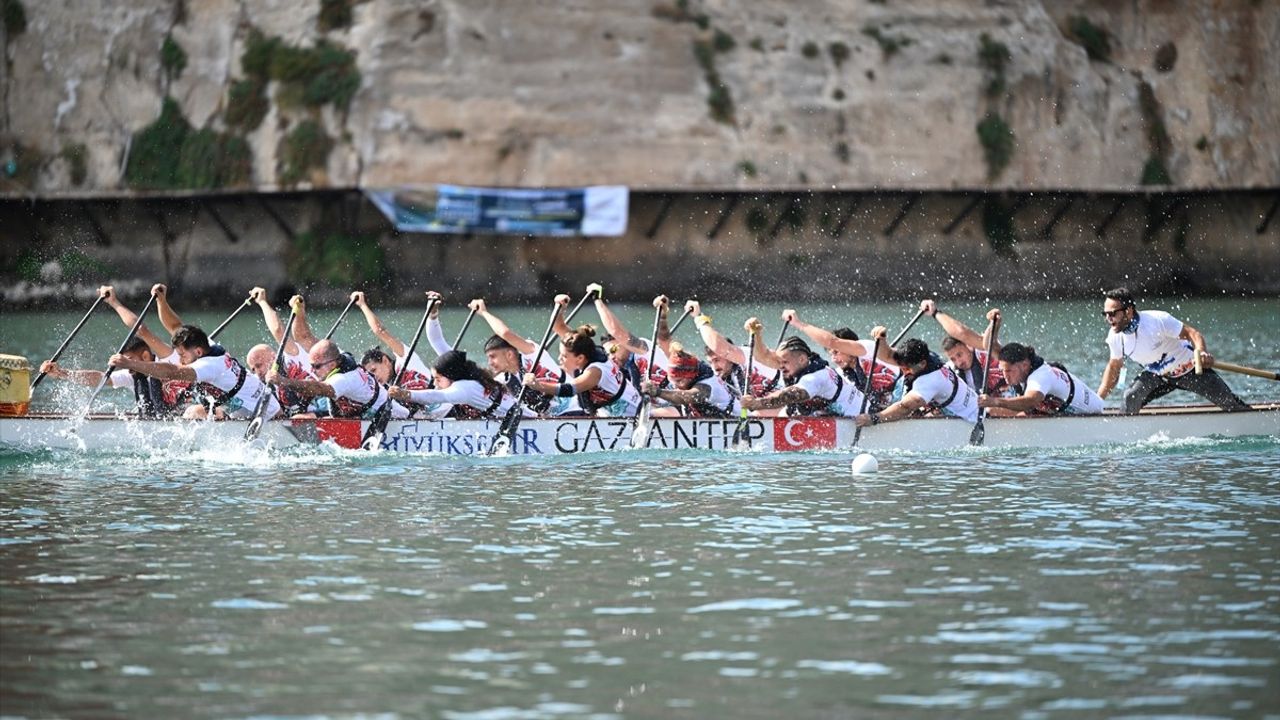 Rumkale'de 6. Uluslararası Su Sporları Festivali: 4 Ülkeden 1000 Sporcu Katıldı