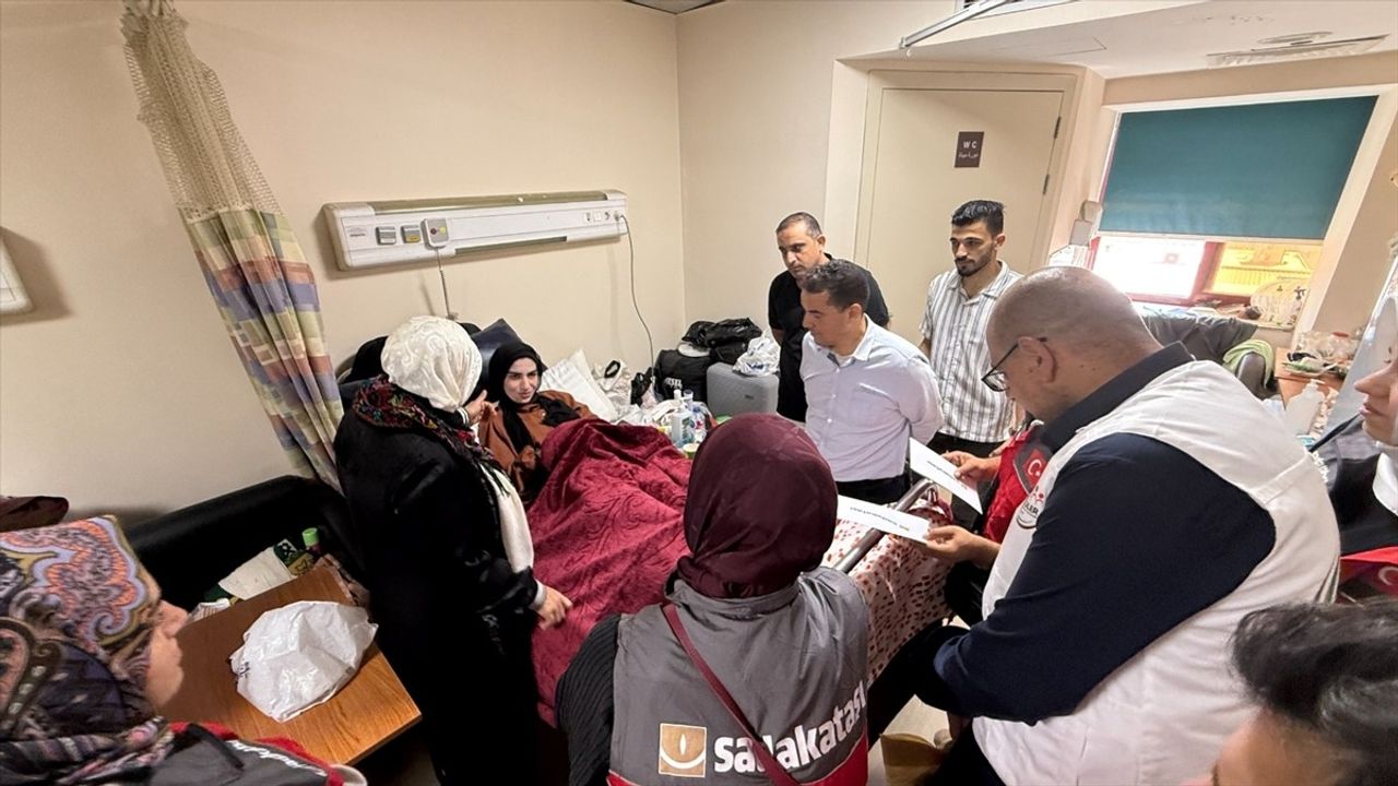 Sadakataşı'ndan Mısır'a Sığınan Gazzeli Ailelere Nakdi ve Gıda Yardımı