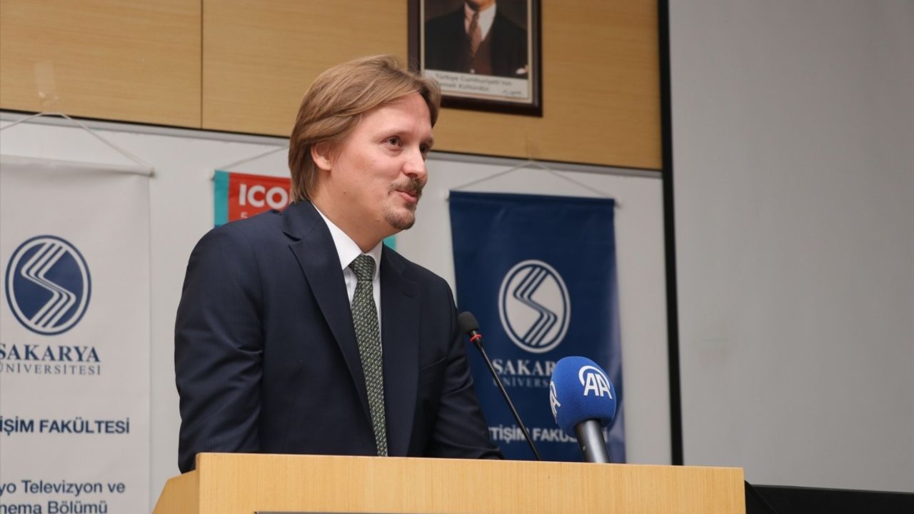 Sakarya'da 5. Uluslararası İletişim Bilimleri Sempozyumu: Barış Diplomasisi Öne Çıktı