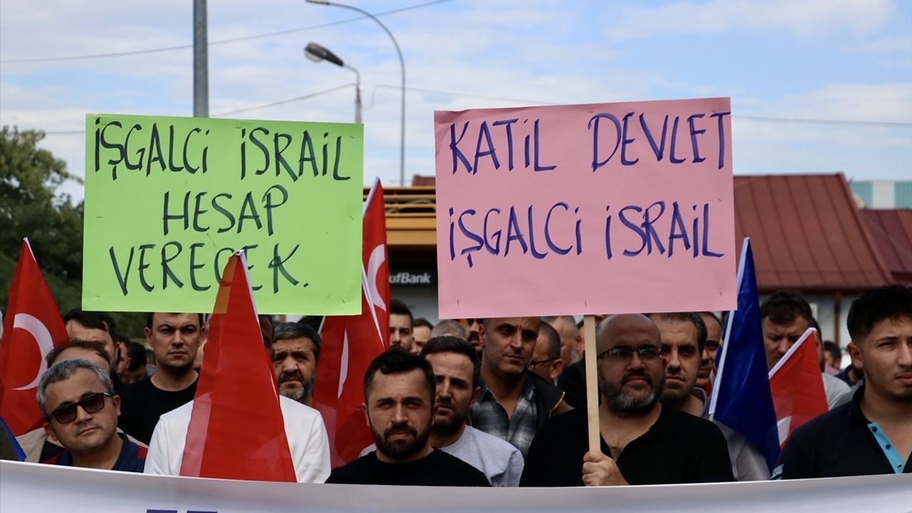 Sakarya'da TÜRK-İŞ, Küresel Sumud Filosu'na Saldırıyı Protesto Etti